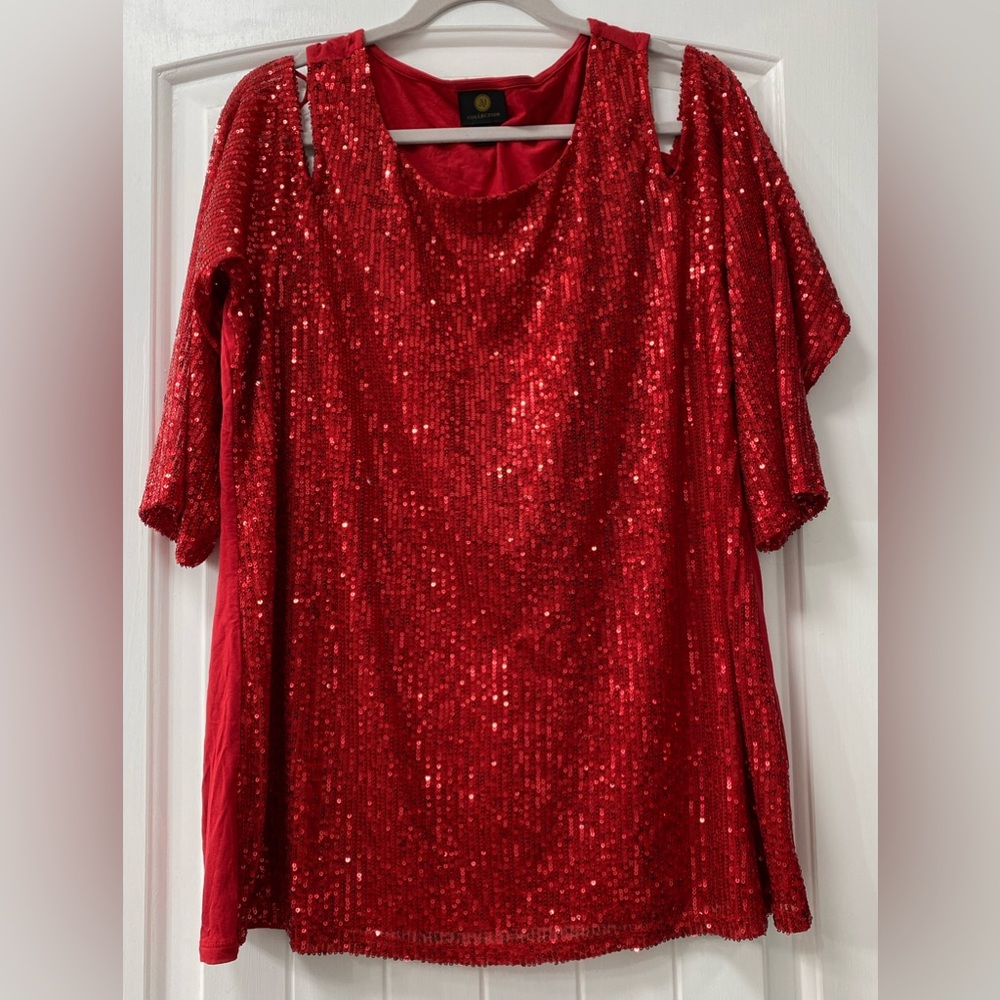 NWT JM Collection cold shoulder long sleeve blouse. (C125)